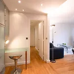 Appartamento Luxury Flat Arc De Triomphe 4 Guests Parigi